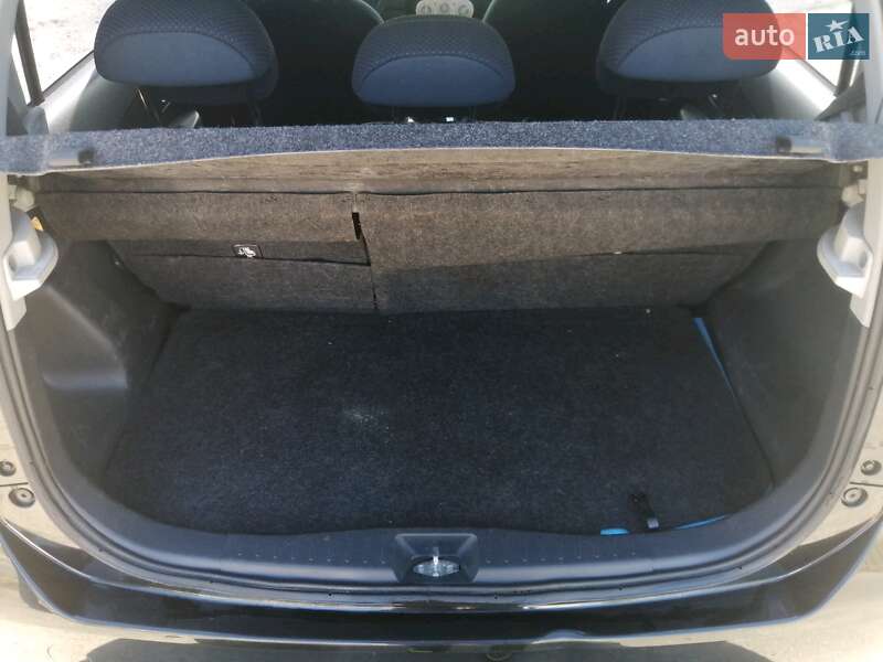 Хэтчбек Daihatsu Sirion 2005 в Киеве фото 18 Хэтчбек Daihatsu Sirion 2005 в Киеве