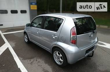 Хетчбек Daihatsu Sirion 2005 в 