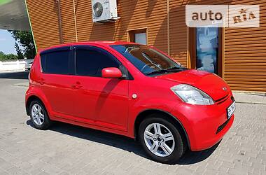 Хэтчбек Daihatsu Sirion 2006 в 