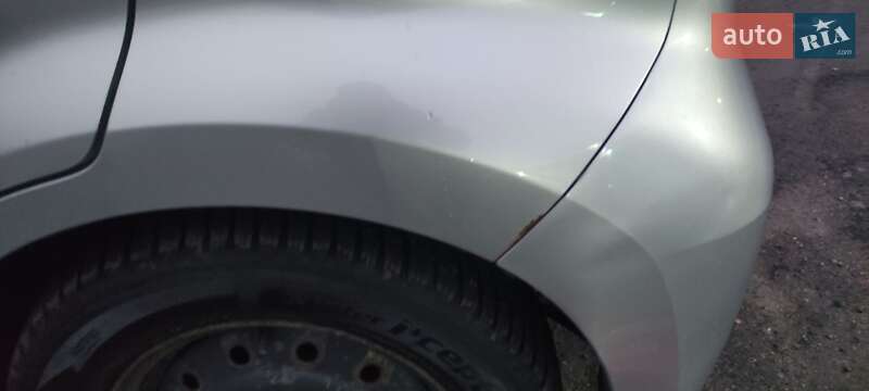 Хетчбек Daihatsu Sirion 2005 в Першотравенську