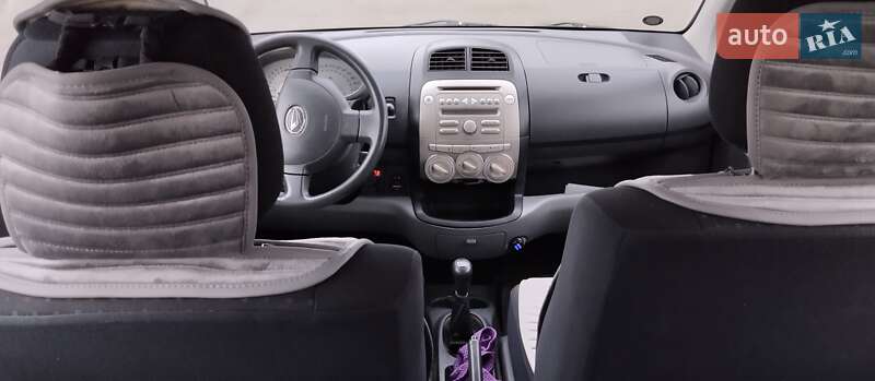 Хэтчбек Daihatsu Sirion 2008 в Новомосковске фото 7 Хэтчбек Daihatsu Sirion 2008 в Новомосковске