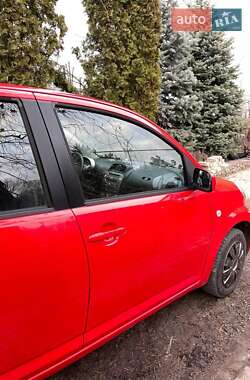 Седан Daihatsu Sirion 2009 в Полтаве