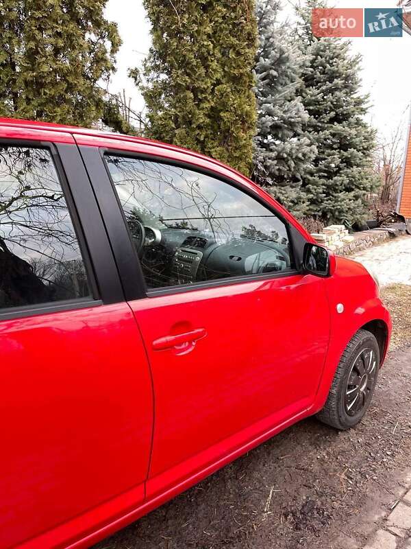 Седан Daihatsu Sirion 2009 в 