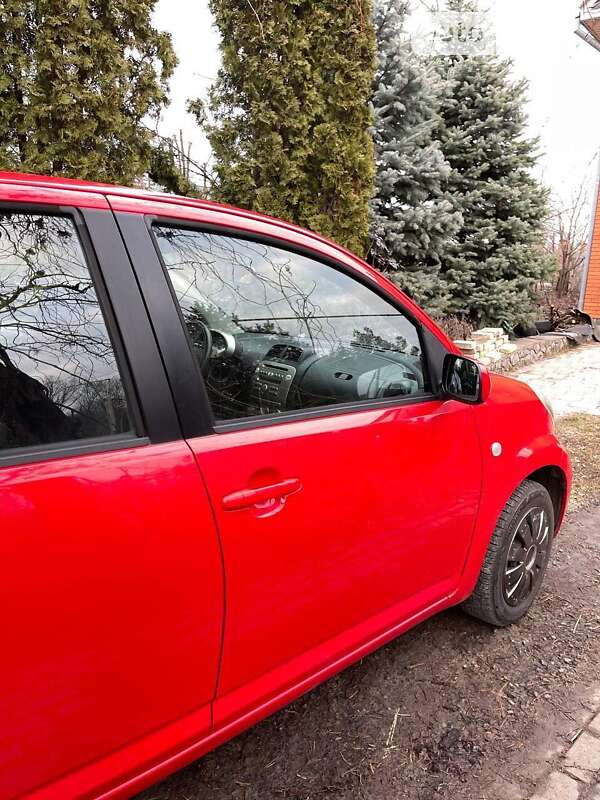 Седан Daihatsu Sirion 2009 в Полтаве