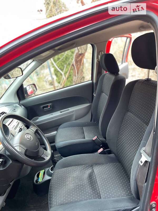 Седан Daihatsu Sirion 2009 в Полтаве