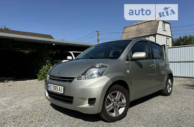 Хэтчбек Daihatsu Sirion 2009 в 