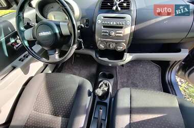Хэтчбек Daihatsu Sirion 2008 в 
