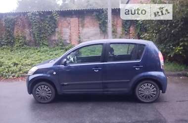 Хетчбек Daihatsu Sirion 2005 в 