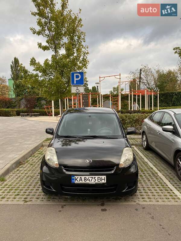 Хэтчбек Daihatsu Sirion 2008 в Киеве