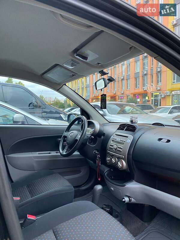 Хэтчбек Daihatsu Sirion 2008 в Киеве