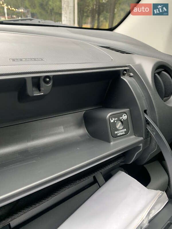 Хэтчбек Daihatsu Sirion 2010 в Ровно