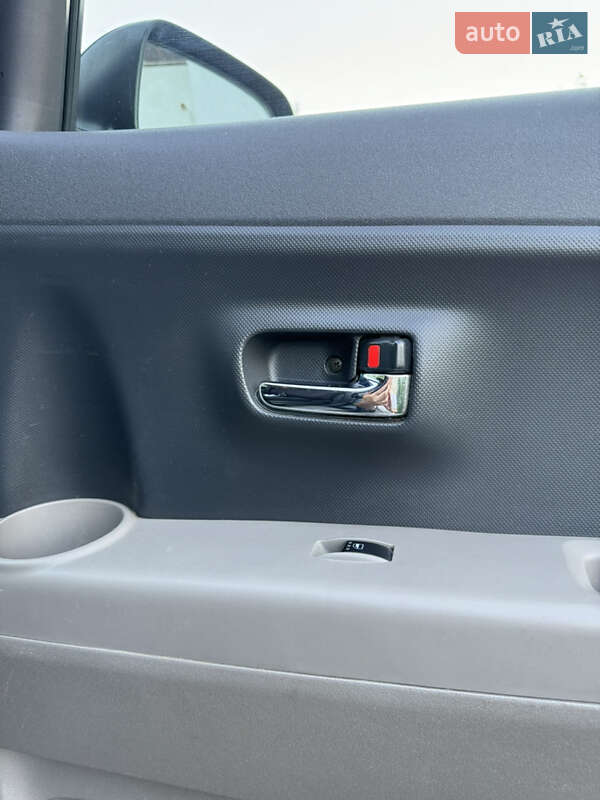 Хэтчбек Daihatsu Sirion 2006 в Черновцах фото 15 Хэтчбек Daihatsu Sirion 2006 в Черновцах