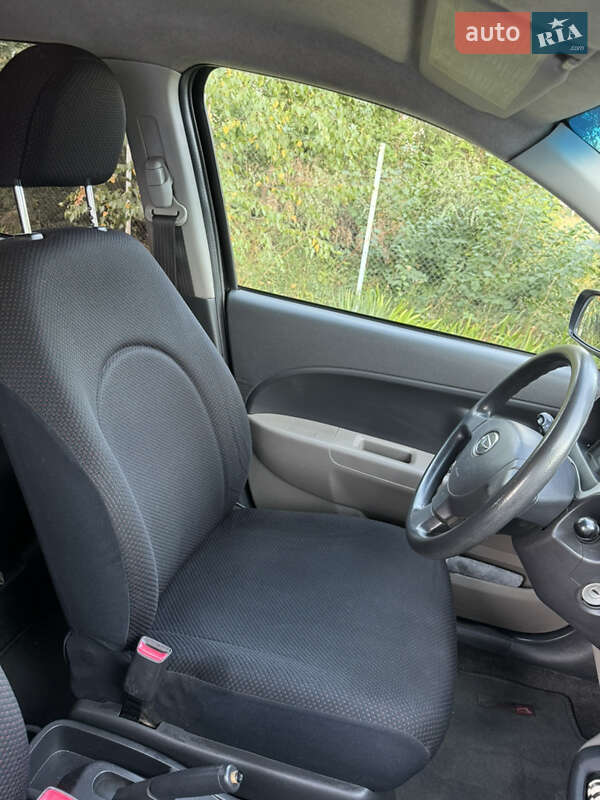 Хэтчбек Daihatsu Sirion 2006 в Черновцах фото 17 Хэтчбек Daihatsu Sirion 2006 в Черновцах