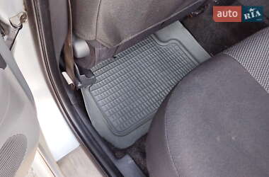 Хэтчбек Daihatsu Sirion 2007 в 