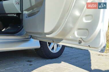 Хэтчбек Daihatsu Sirion 2007 в 