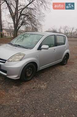 Хетчбек Daihatsu Sirion 2005 в Чугуєві