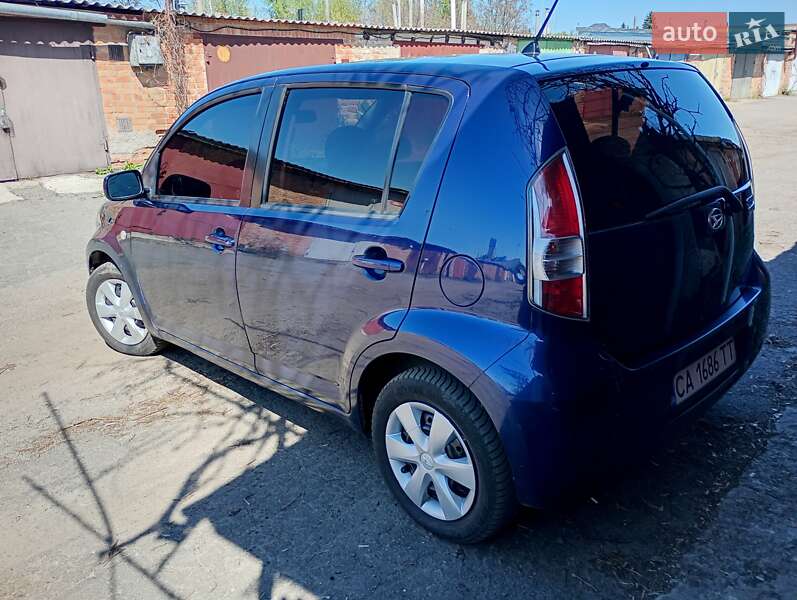 Хэтчбек Daihatsu Sirion 2006 в Миргороде