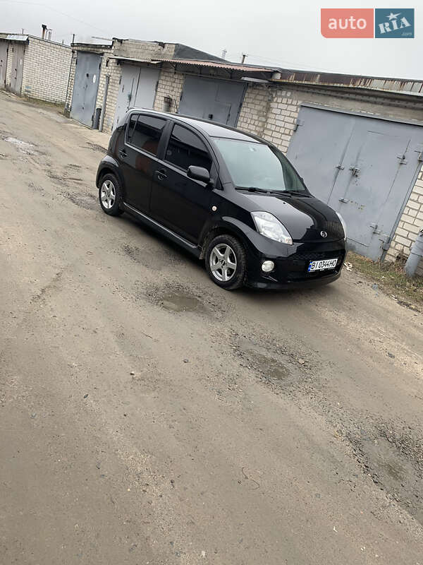 Хэтчбек Daihatsu Sirion 2006 в Полтаве