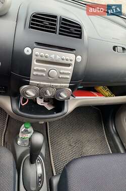 Хетчбек Daihatsu Sirion 2005 в 