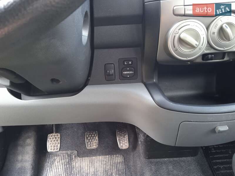 Хэтчбек Daihatsu Sirion 2010 в Тернополе