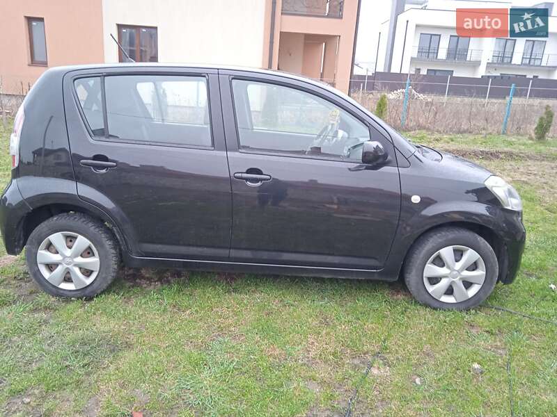 Хэтчбек Daihatsu Sirion 2010 в Тернополе