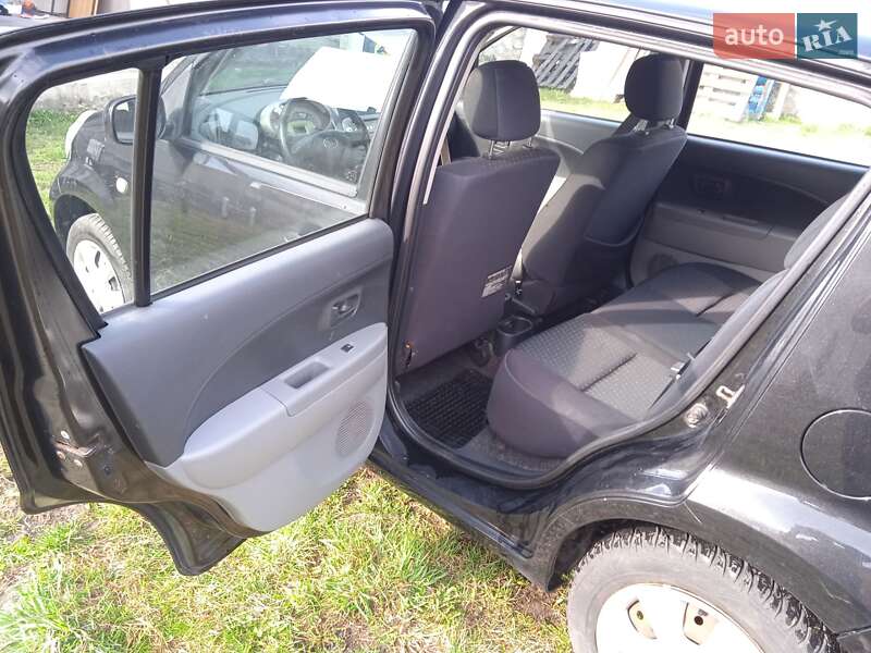 Хэтчбек Daihatsu Sirion 2010 в Тернополе