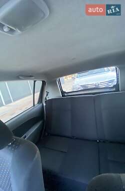 Хэтчбек Daihatsu Sirion 2008 в 