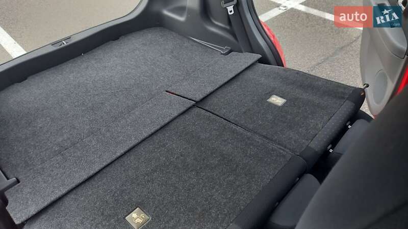 Хэтчбек Daihatsu Sirion 2008 в Киеве