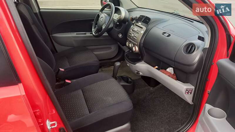 Хэтчбек Daihatsu Sirion 2008 в Киеве