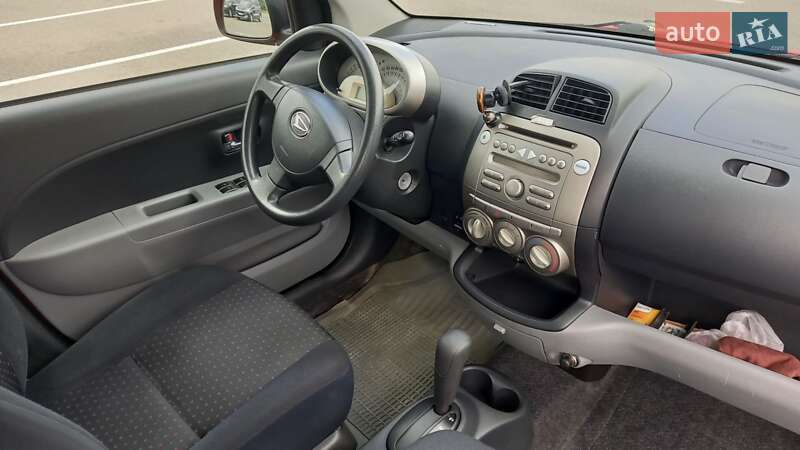 Хэтчбек Daihatsu Sirion 2008 в Киеве