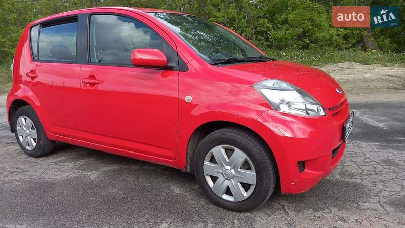 Хэтчбек Daihatsu Sirion 2008 в Киеве