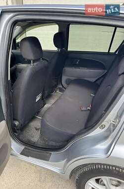 Хэтчбек Daihatsu Sirion 2006 в 
