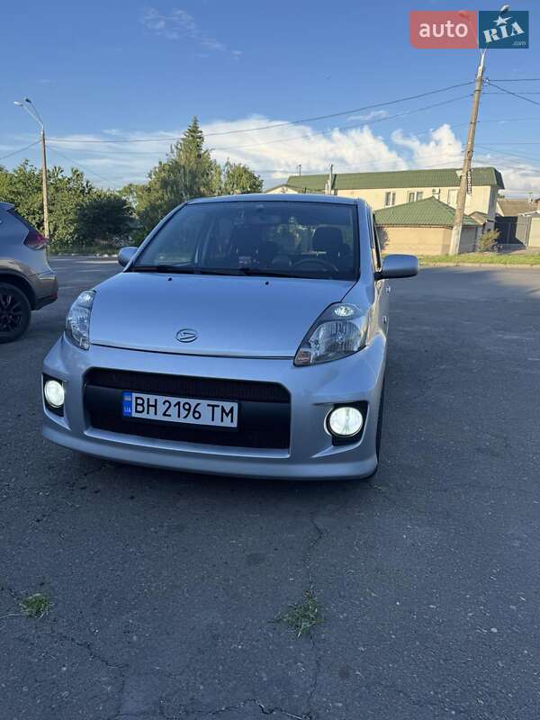Хэтчбек Daihatsu Sirion 2006 в 