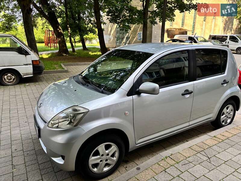 Хетчбек Daihatsu Sirion 2008 в Львові
