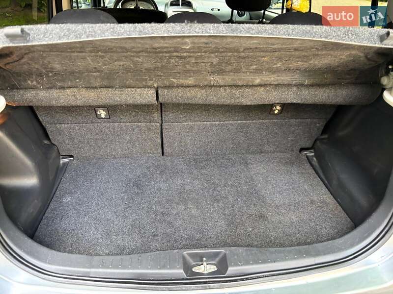 Хетчбек Daihatsu Sirion 2008 в Львові