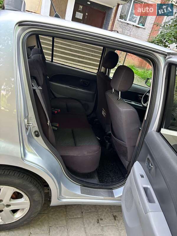 Хетчбек Daihatsu Sirion 2008 в Львові