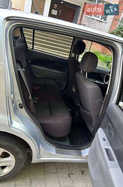 Хэтчбек Daihatsu Sirion 2008 в 
