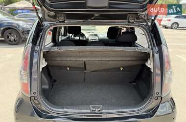 Хэтчбек Daihatsu Sirion 2008 в 