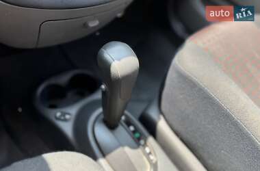 Хэтчбек Daihatsu Sirion 2008 в 