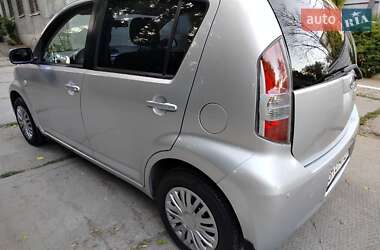 Хэтчбек Daihatsu Sirion 2008 в 