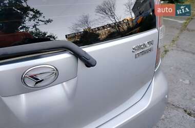 Хэтчбек Daihatsu Sirion 2008 в 