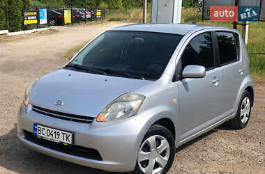 Хэтчбек Daihatsu Sirion 2006 в 