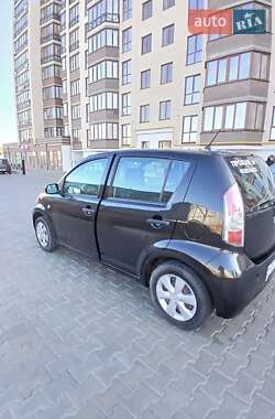 Хэтчбек Daihatsu Sirion 2009 в 