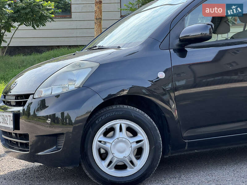 Хэтчбек Daihatsu Sirion 2007 в Львове