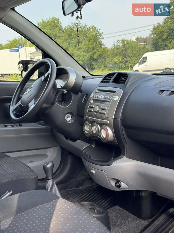 Хэтчбек Daihatsu Sirion 2007 в Львове