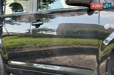 Хэтчбек Daihatsu Sirion 2007 в 