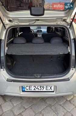 Хэтчбек Daihatsu Sirion 2007 в 