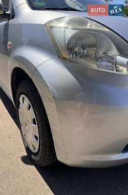 Хэтчбек Daihatsu Sirion 2007 в 