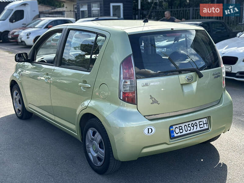 Хетчбек Daihatsu Sirion 2005 в Чернігові