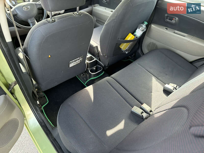 Хетчбек Daihatsu Sirion 2005 в Чернігові